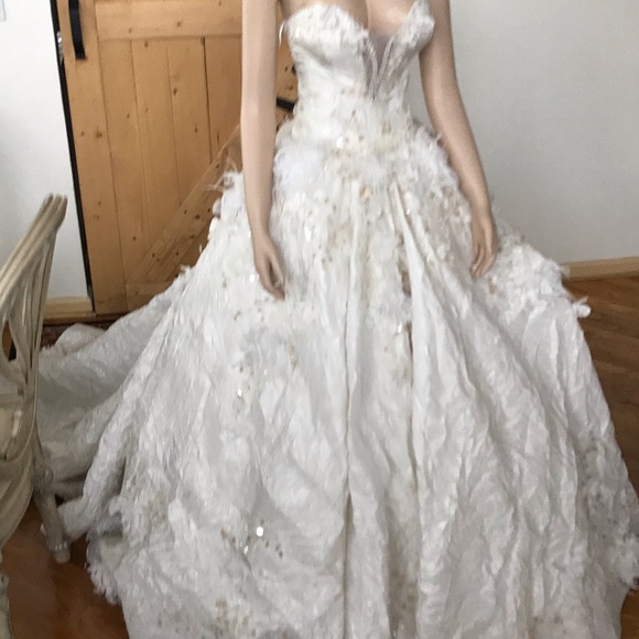 European Wedding gown euro 38. US 8 - Picture 9 of 12